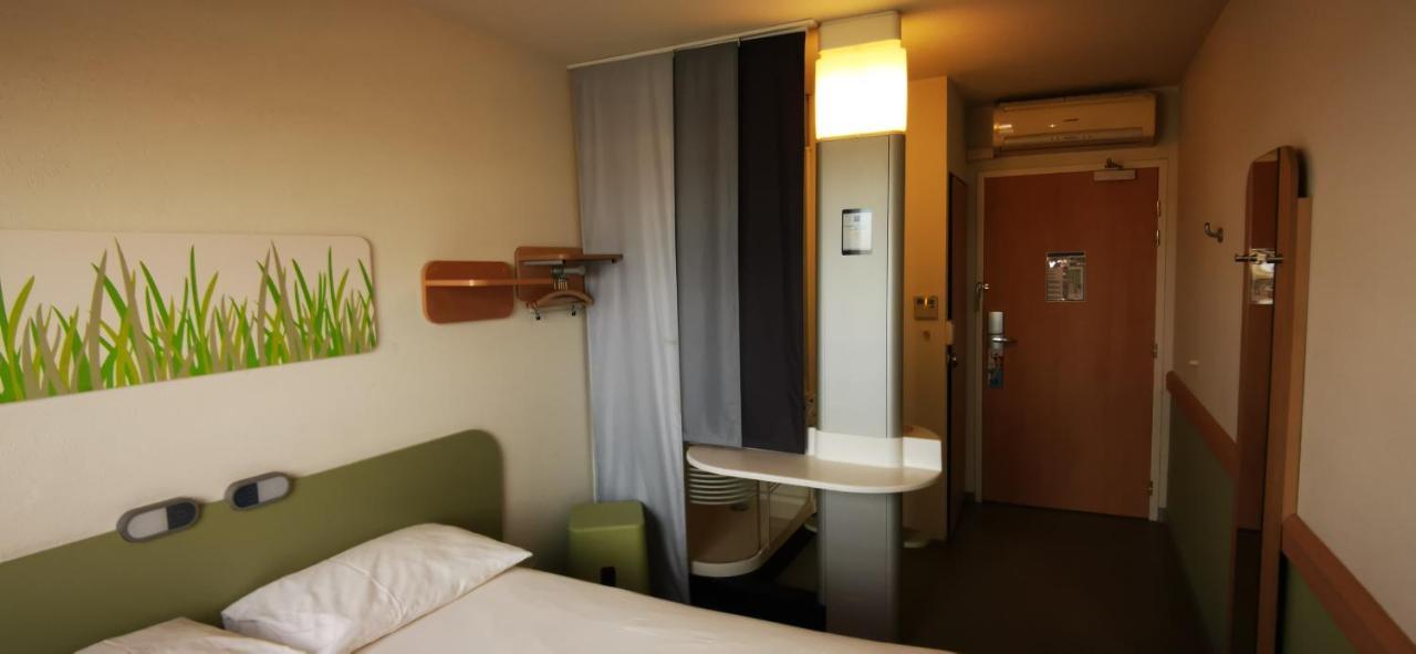 Ibis Budget Nimes Centre Gare Exterior foto