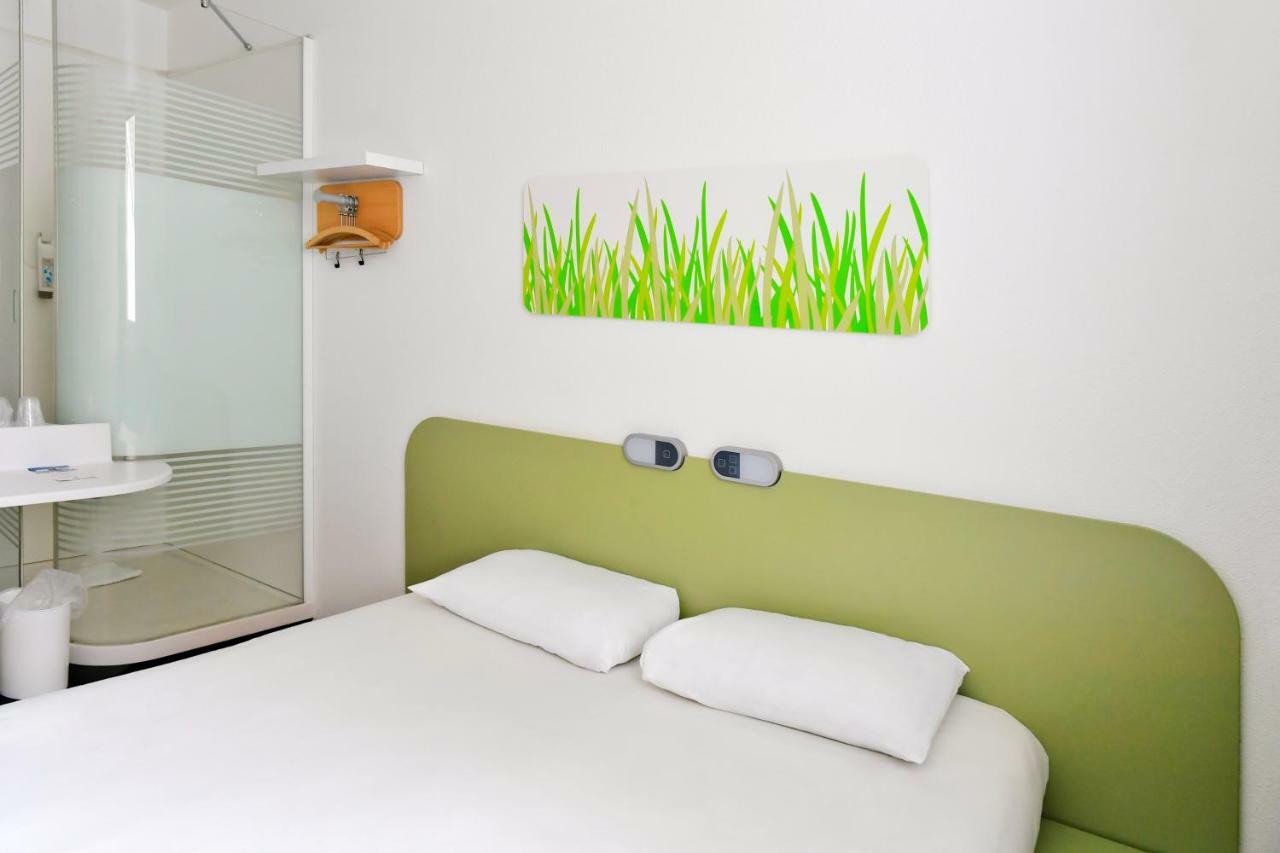 Ibis Budget Nimes Centre Gare Exterior foto