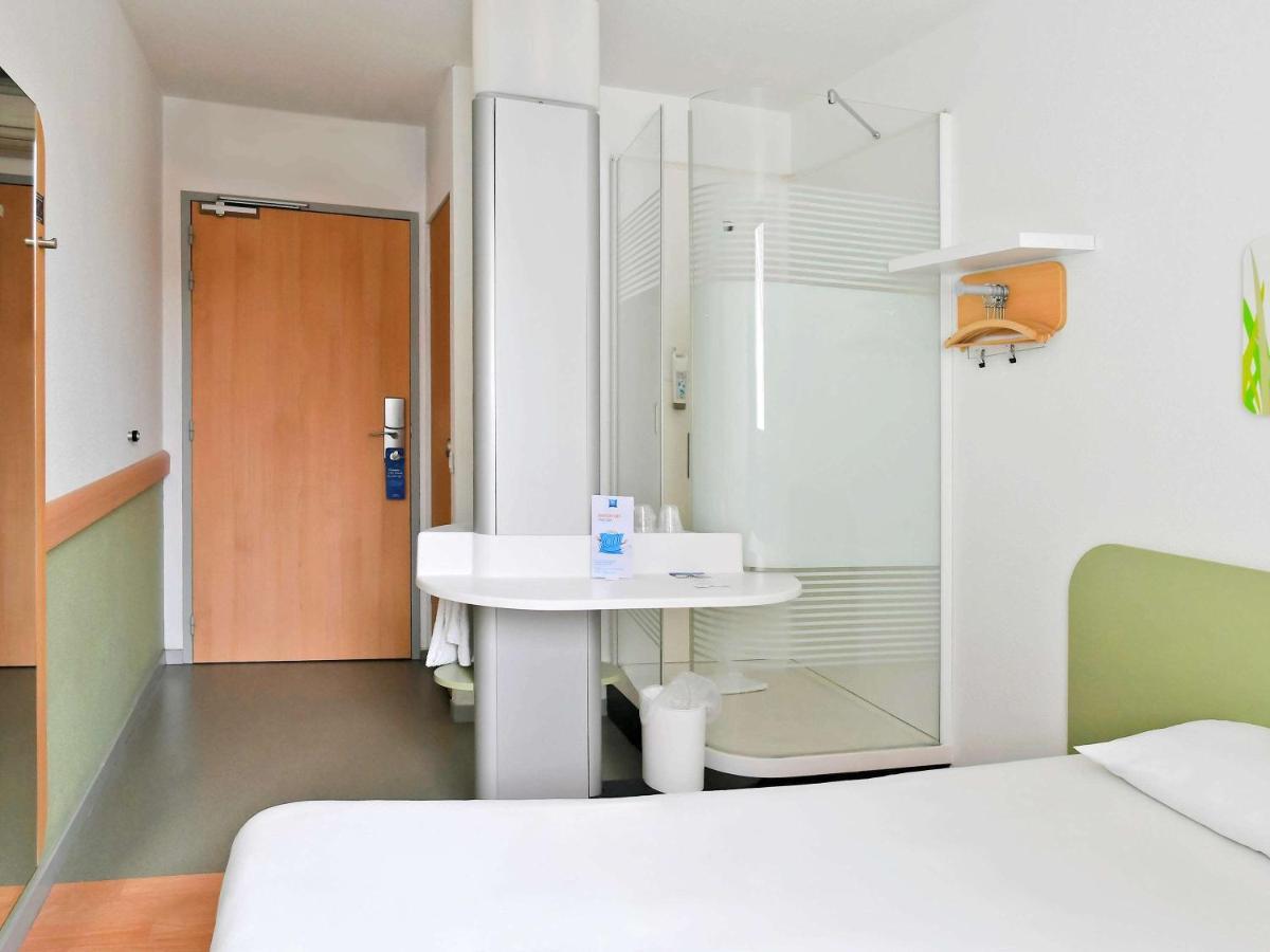 Ibis Budget Nimes Centre Gare Exterior foto